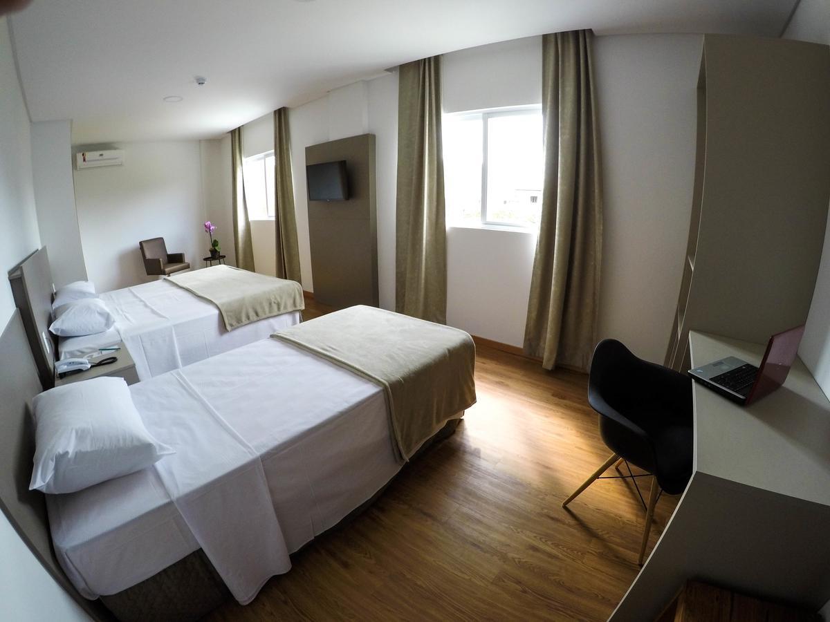 Tri Hotel Sao Joao Batista Esterno foto